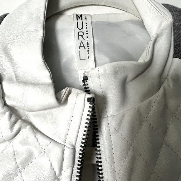 Mural grey and white quilted bomber motorcycle jacket. Sz XS - Picture 4 of 4